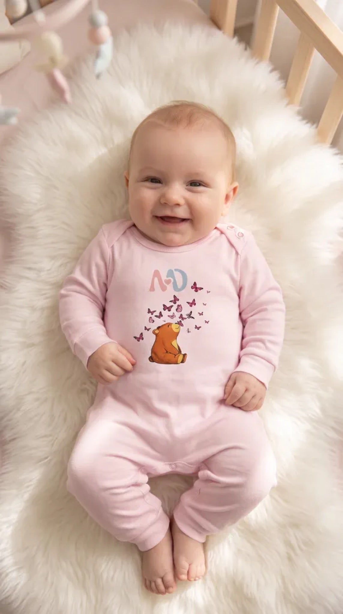 Suzi bear 🦋 onesie/babygrow
